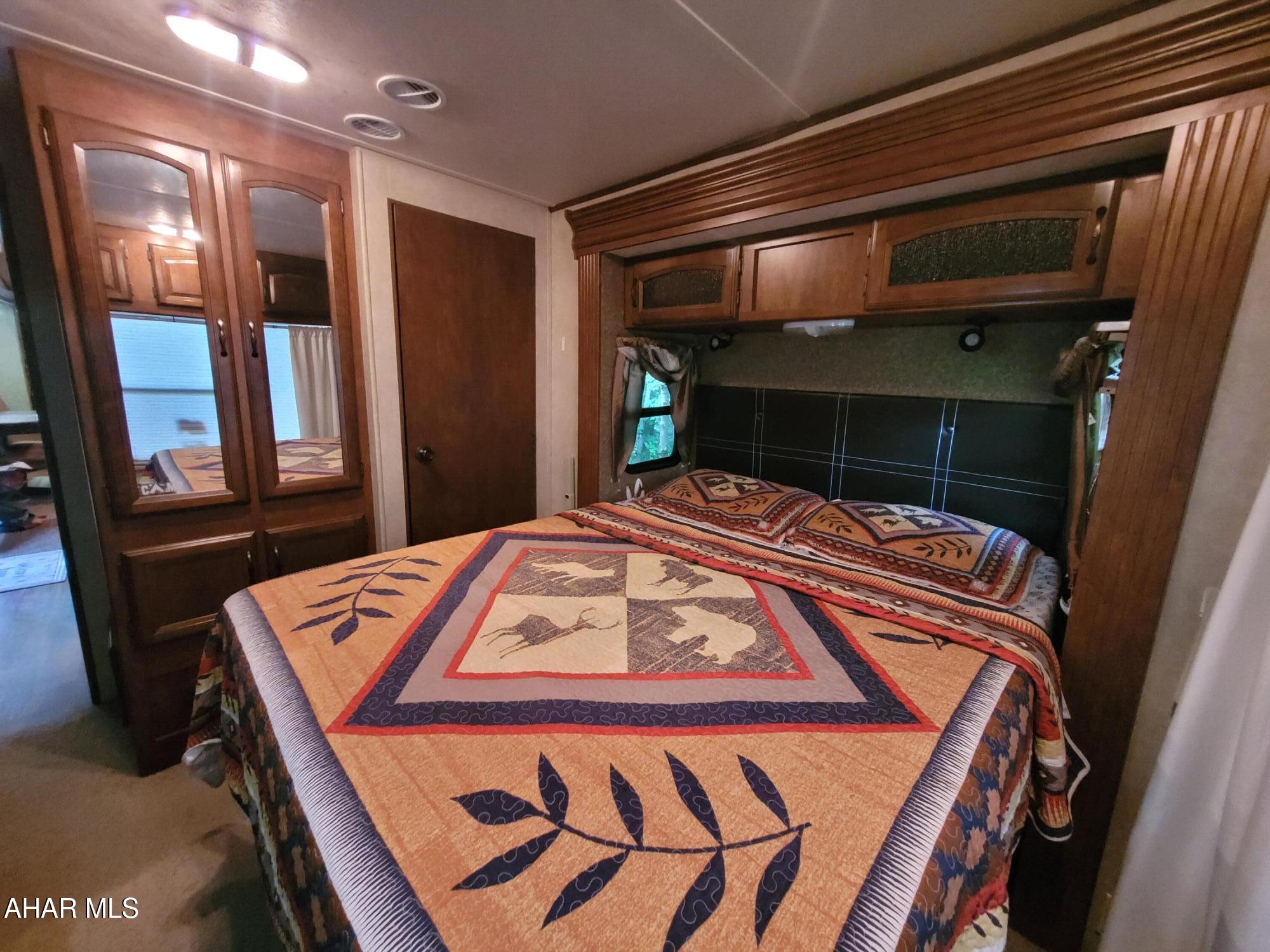 Glendale Yearound - Residential