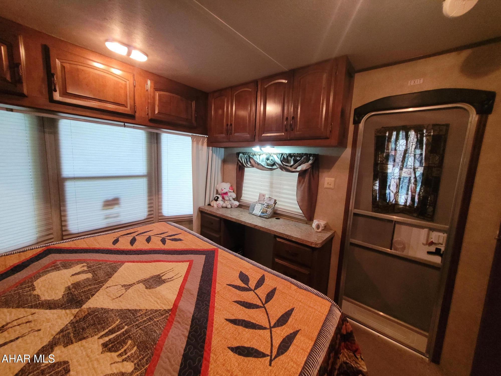 Glendale Yearound - Residential