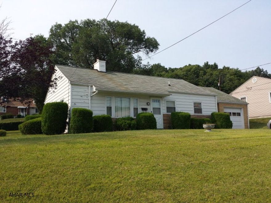 1 story, 3 bedroom home on large corner lot. 1 car garage. All appliances included.