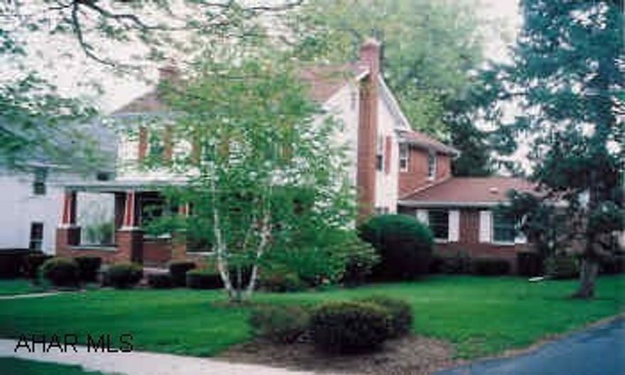 2-Story Brick/Vinyl 3BR/2BA home, large attached garage. Beautiful well maintained home on quiet street in area of historic homes.