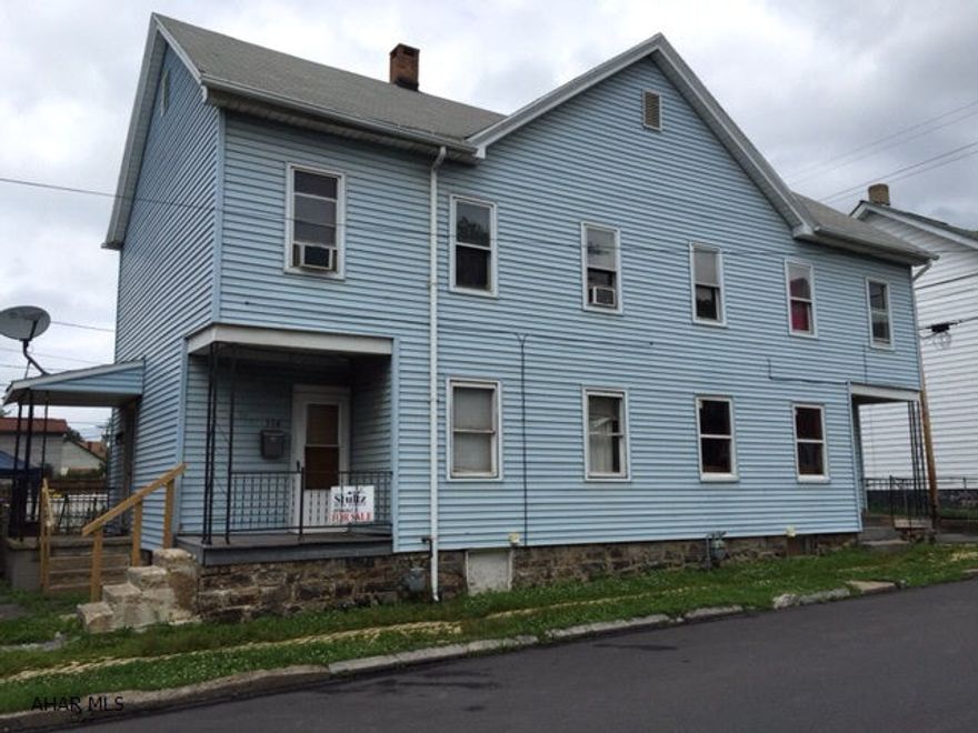 Large Duplex - each unit has 3 bedrooms. All appliances stay.