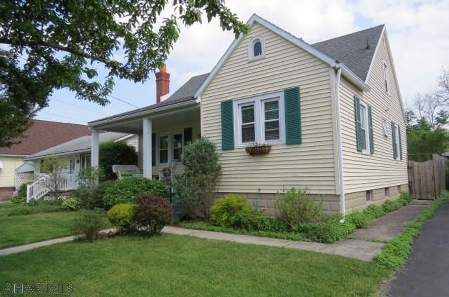 This charming 1 story home located in the Hollidaysburg Borough has so much to offer. Walking distance from downtown and schools is just one of the many things. Walk in the front door to a very open concept throughout. The newly remodeled kitchen flows right into the dining room. 3 Bedrooms, 1 full bath, fenced in yard are just a few of the great things this house has waiting for you. Call for your private showing. Sellers have paid for sewer lateral replacement. Project to be completed before June.  Seller to provide 1 year home warranty (shield plus) from AHS to buyer at closing.