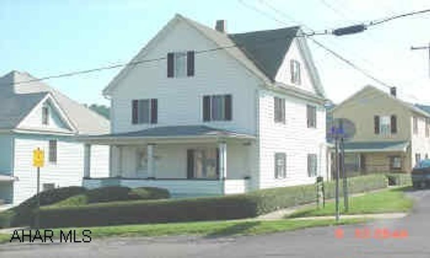 Well maintained 2 Story Home , LR, DR, Kitchen w/ pantry, 3 Bedrooms, 1 Full Bath,  oil hot water heat,  on nice corner lot Well maintained 2 Story Home, LR<DR< Kitchen w/ pantry, 3 Bedrooms, 1 Full Bath, oil hot water heat, on nice corner lot