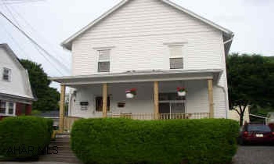 NICE HOME IN BOROUGH.  NEW FRONT PORCH (FLOOR, CARPET, RAILINGS) NEWER WINDOWS, CARPET, UPDATED ELECTRIC, 1 CAR GARAGE PLUS OFF STREET FOR 2 CARS, FENCED LOT. CALL CRYSTAL FOR SHOWING 946-4343 X164.  $316/YEAR FLOOD INS.