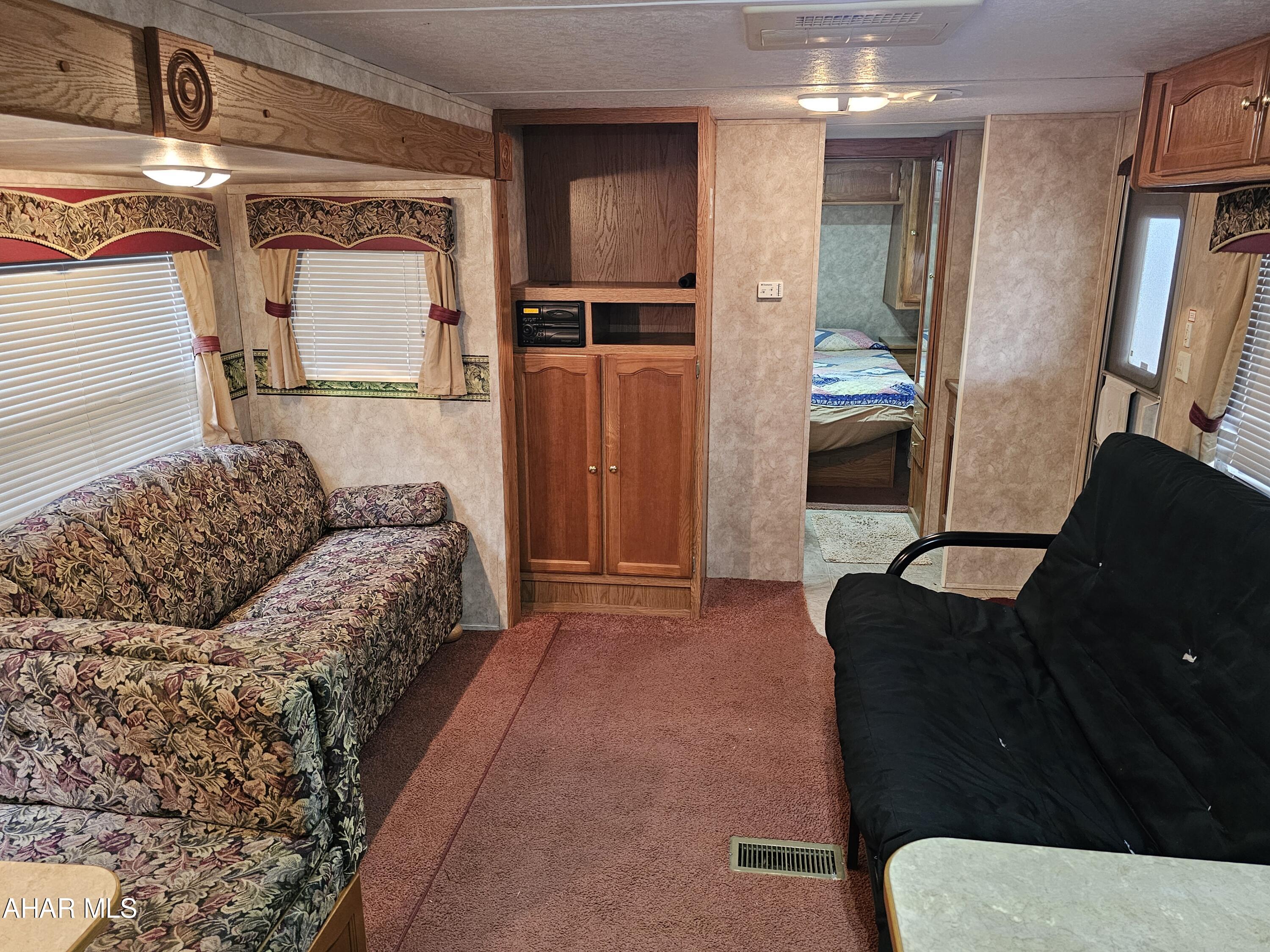 Glendale Yearound - Residential