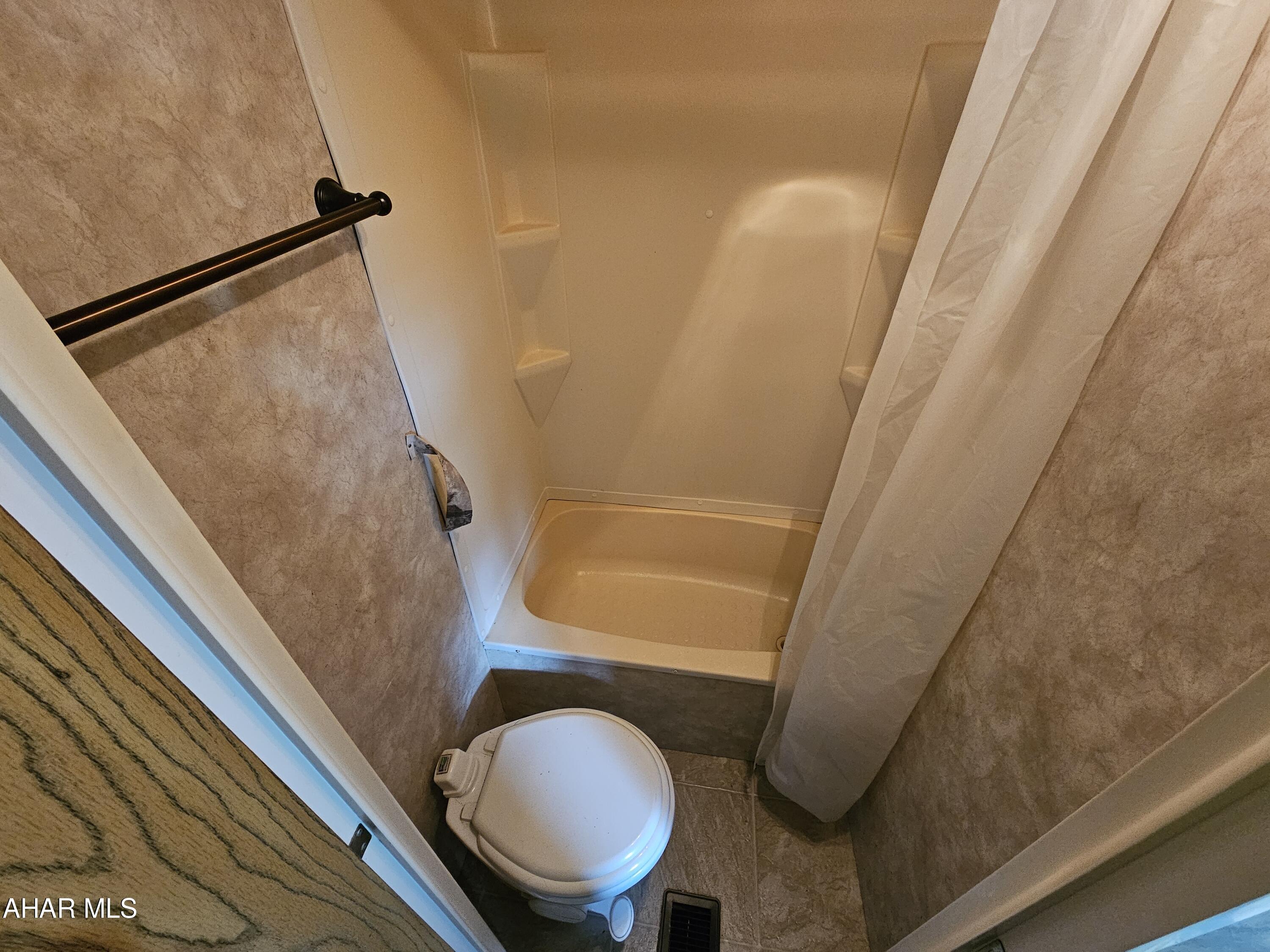 Glendale Yearound - Residential