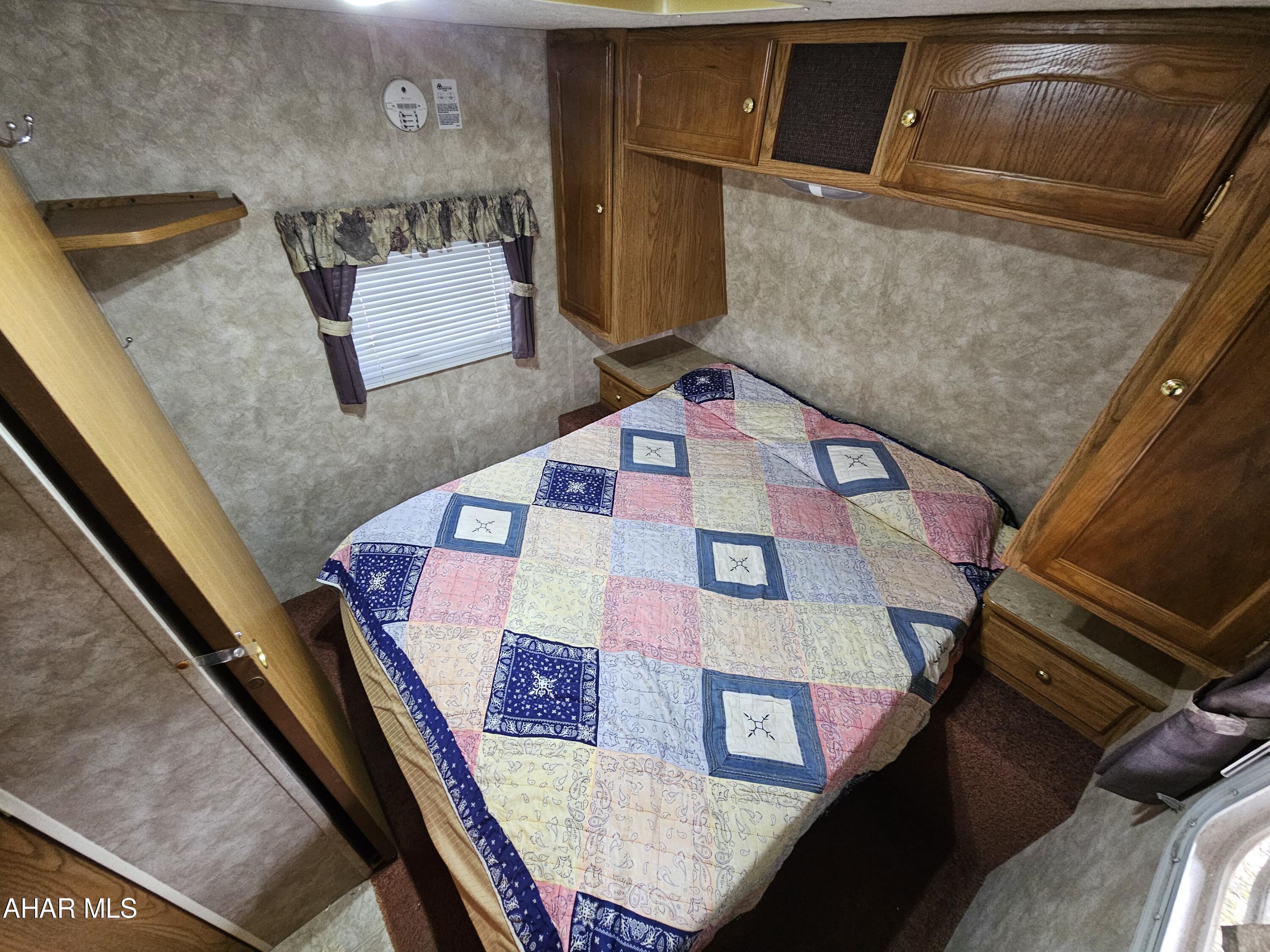 Glendale Yearound - Residential