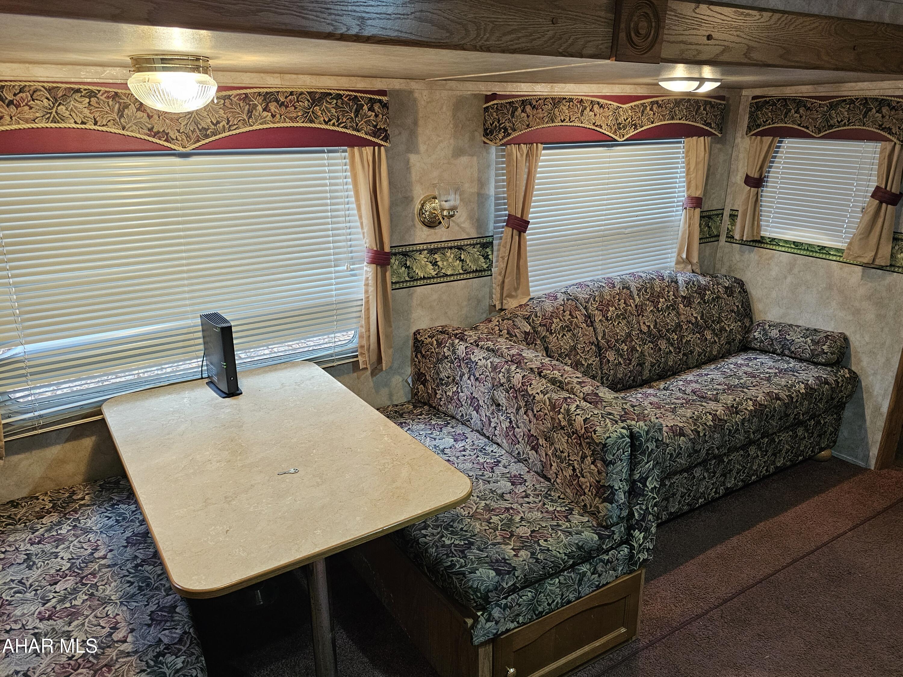 Glendale Yearound - Residential