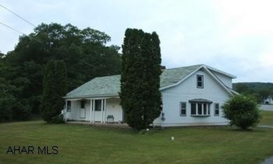 Working Well On Property - So Much Larger Than It Looks - 4 Bedrooms - 2 Baths - 2 Family Rooms - New Carpet & Paint - Corner Lot On .6 Of An Acre - Lots Of Storage Working Well On Property - So Much Larger Than It Looks - 4 Bedrooms - 2 Baths - 2 Family Rooms - New Carpet & Paint - Corner Lot On .6 Of An Acre - Lots Of Storage