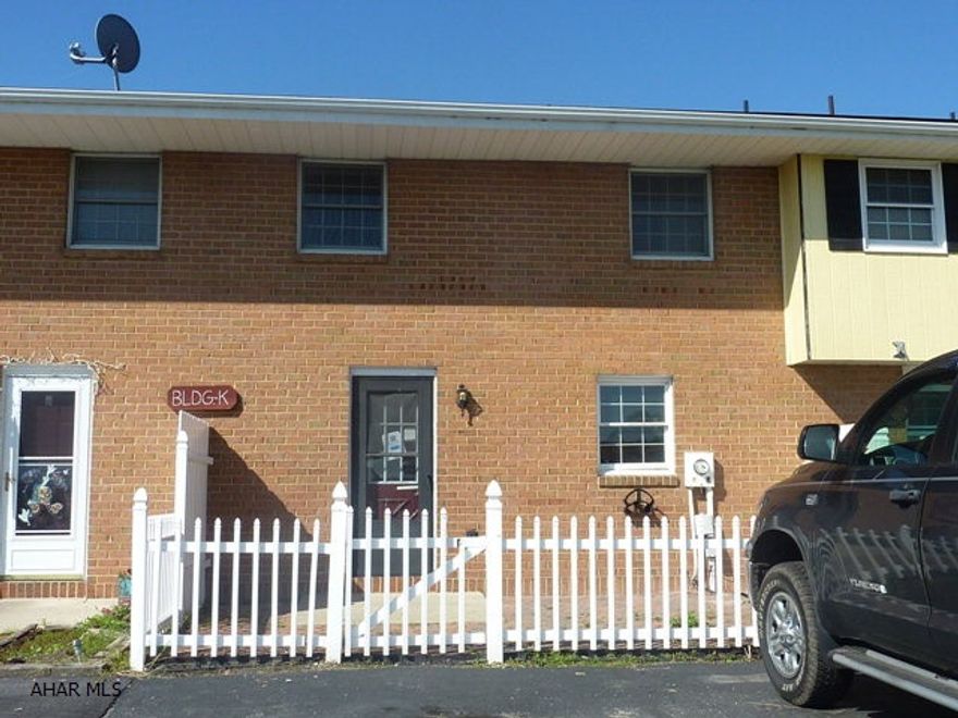 Great home for first timer with a little handyman skills!  Spacious rooms!  Very nice fenced patio.