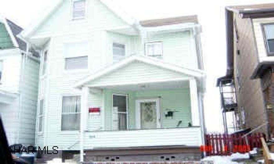 Large kitchen w/appliances, lots of cabinets & mud room. . 24 hour notice.