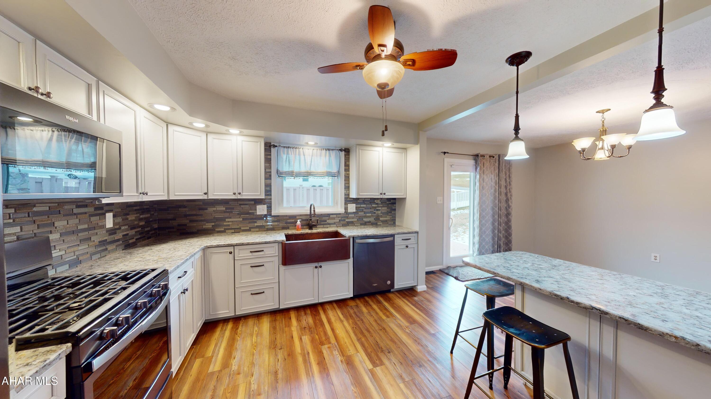 Rolling Hills - Residential