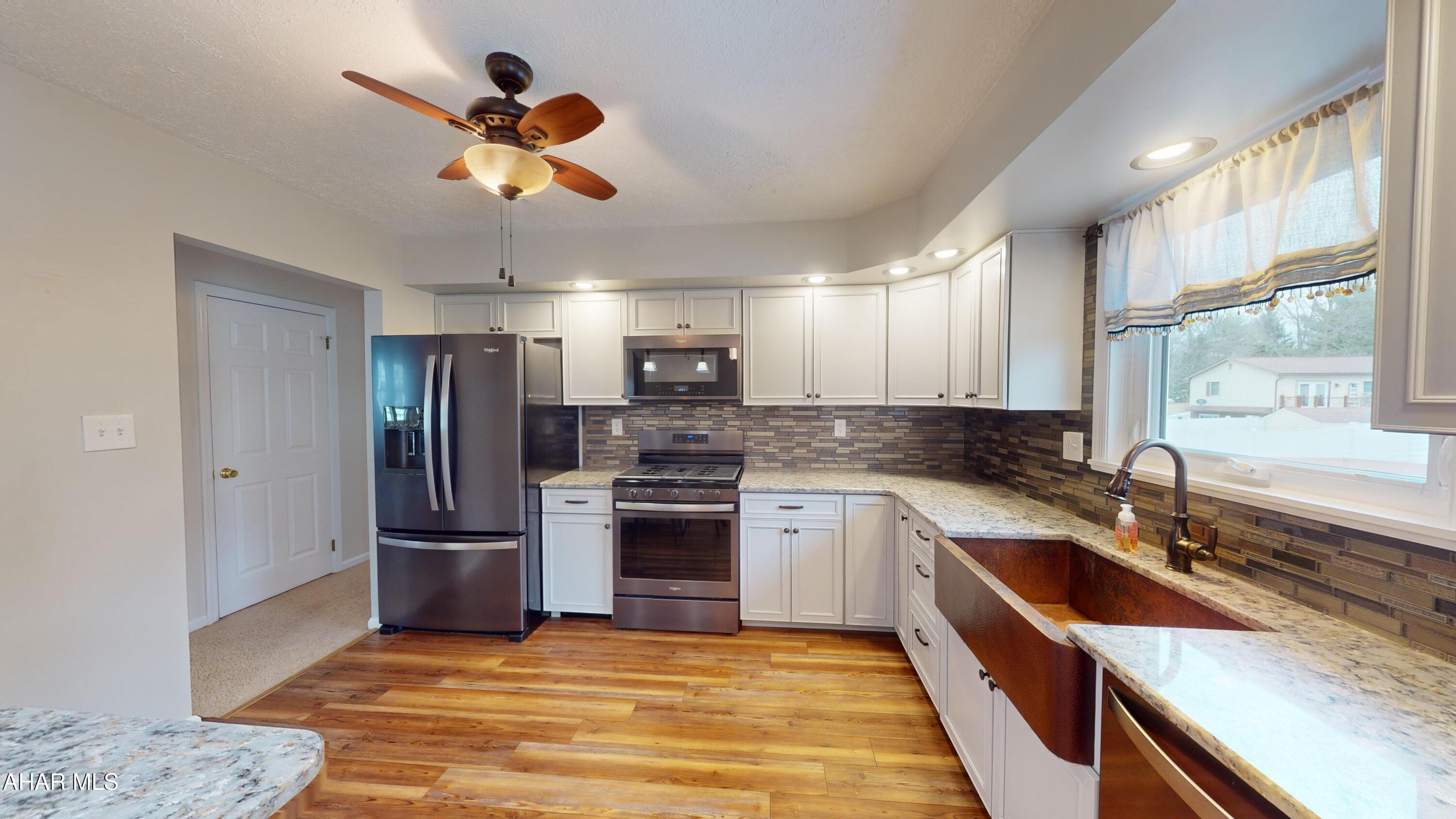 Rolling Hills - Residential