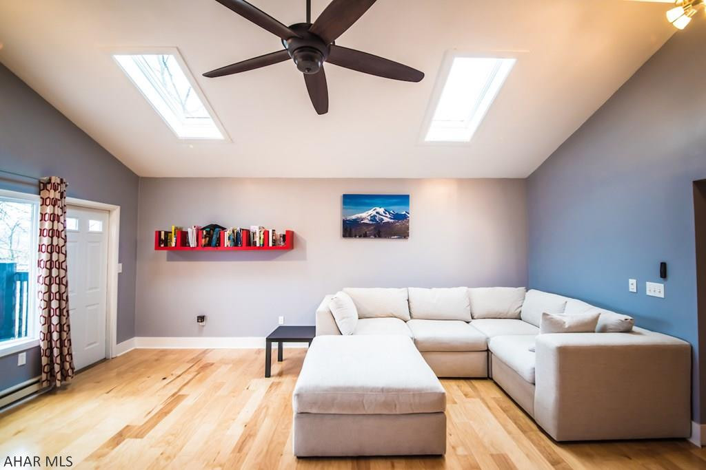 Holiday Manor - Residential