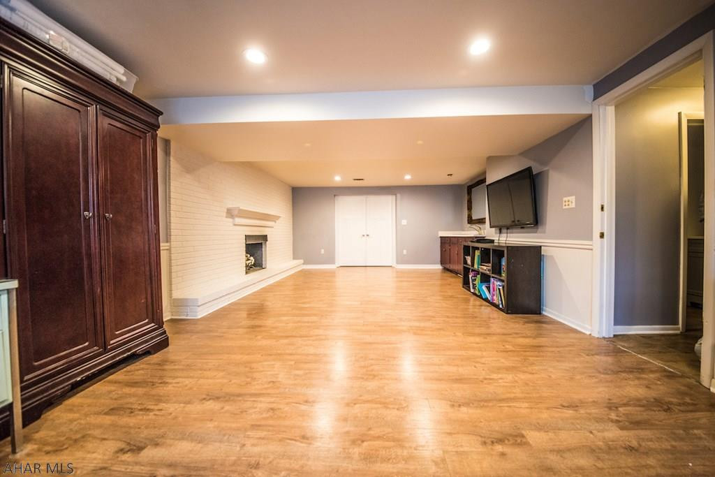 Holiday Manor - Residential