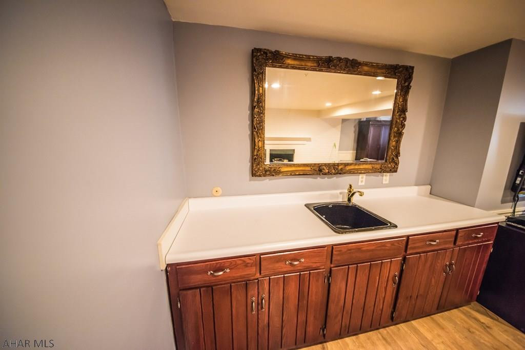 Holiday Manor - Residential