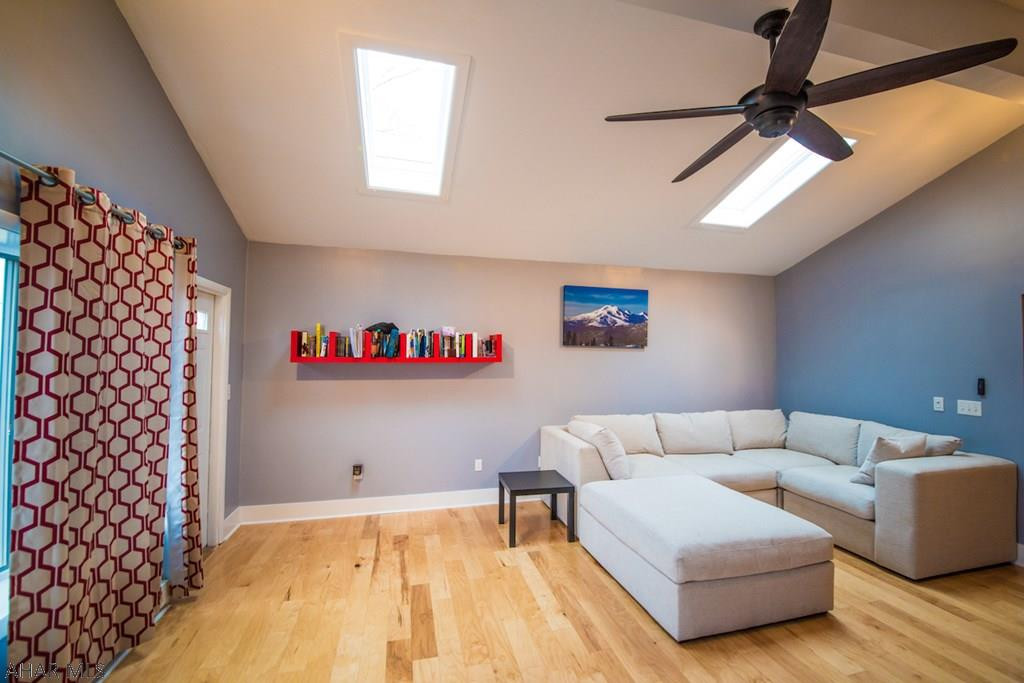 Holiday Manor - Residential