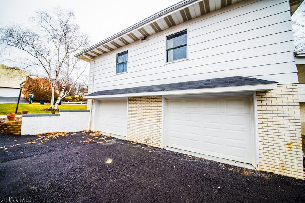 Holiday Manor - Residential