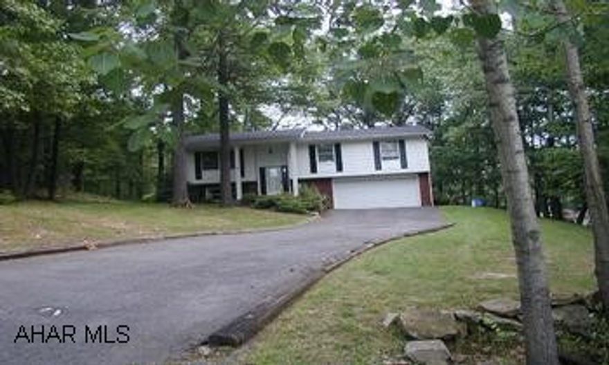 IN Greenwood turn onto Bellmead Drive - look for Carlise Lane on the RIGHT.  Follow over Bridge - Look for sign.  Great location - Wooded Lot - 3 bedrooms - 2 1/2 Baths - deck, fireplace in Family room - integral Garage - See pictures.  Logan Township. IN Greenwood turn onto Bellmead Drive - look for Carlise Lane on the RIGHT.  Follow over Bridge - Look for sign.  Great location - Wooded Lot - 3 bedrooms - 2 1/2 Baths - deck, firepalce in Family room - integral Garage - See pictures.  Logan Township.  Seller installed new stove and possible dishwasher.