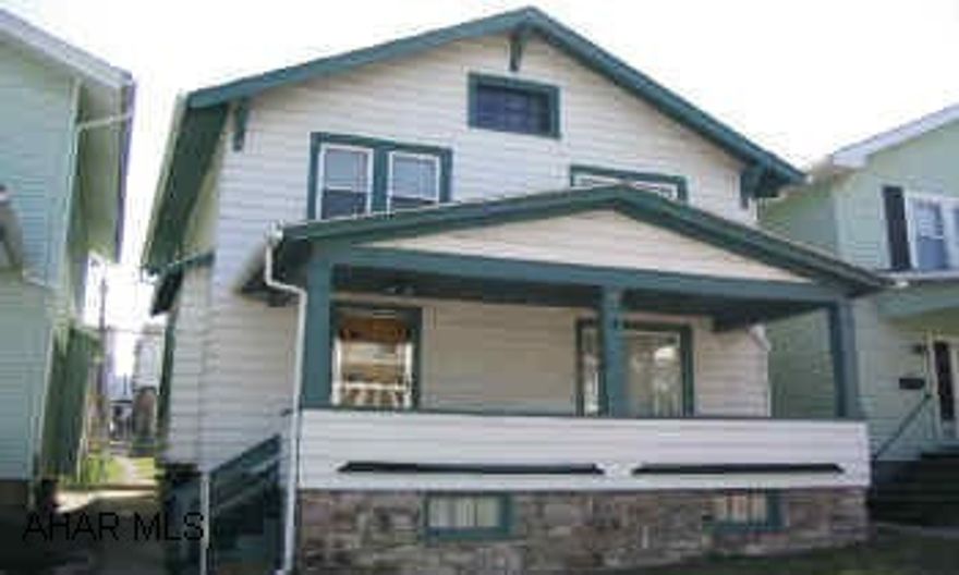 NICELY CARED FOR.  FURNACE AND CENTRAL AIR, 5 YEAR OLD.  WATER HEATER IN 1998.  GARAGE ROOF 6-8 YEARS OLD.