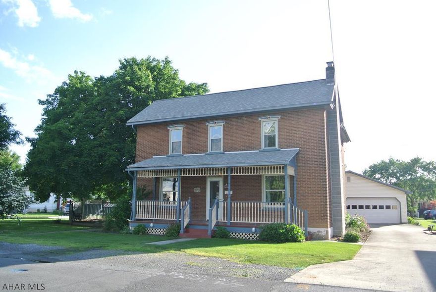 Look at this farmhouse style home setting in the heart of Hollidaysburg.   It boasts 3 to 4 spacious bedrooms, a updated Eat-in Kitchen opened  to a large family room. dual sided staircase, Central AC, new windows, and a full master suite.   This very nice home also features a 1st floor laundry with half bath, a private fenced rear patio wrapping around a large oak tree, and a 6 car garage that passes from montgomery st. to hemlock.  Lots of Space, A sizable Lot, and all the updates!