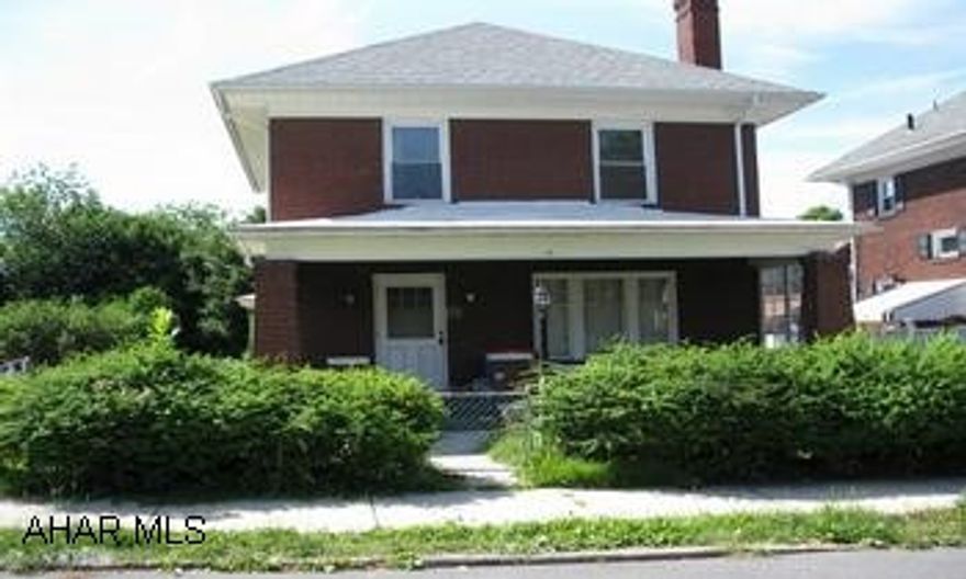 GREAT BONES! DOES NEED TLC. HW FLOORS, ORIGINAL DOORS, BUILT INS, GAS FP. GREAT POTENTIAL. CALL DARLA 934-4663. SO MUCH POTENTIAL IN THIS CLASSIC BRICK. 3 BED, 2 CAR GAR, DBL LOT, HW FLOORS BUILT INS, FIREPLACE. ENCL. SUN PORCH, FREEZE DAMAGE. QUALIFIED BUYERS. CALL DARLA 934-4663.