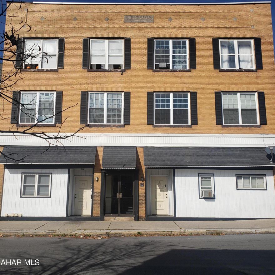 6 Unit Apartment building and all utilities are separate