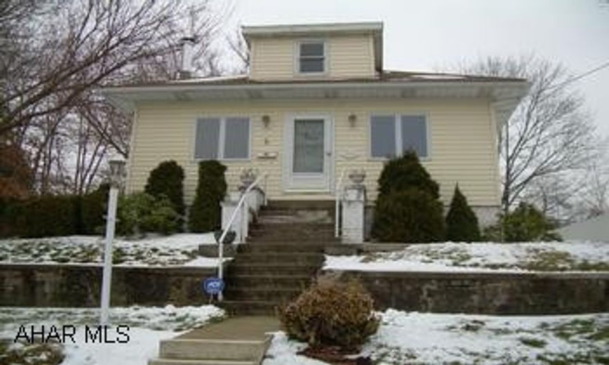 1.5 Story on 3 city lots!  2 Bedrooms, Full Bath, 1st Floor Laundry Room, Large eat-in kitchen, newer windows, new 100 amp breaker service, security system.  Off street parking at rear.  Great starter home.  Some rooms freshly painted. 1.5 Story on 3 city lots!   2 Bedrooms, Full Bath, 1st Floor Laundry Room, Large eat-in kitchen, newer windows, new 100 amp breaker service, new concrete rear sidewalk, security system.  Off street parking at rear.  Great starter home.  Some rooms freshly painted.