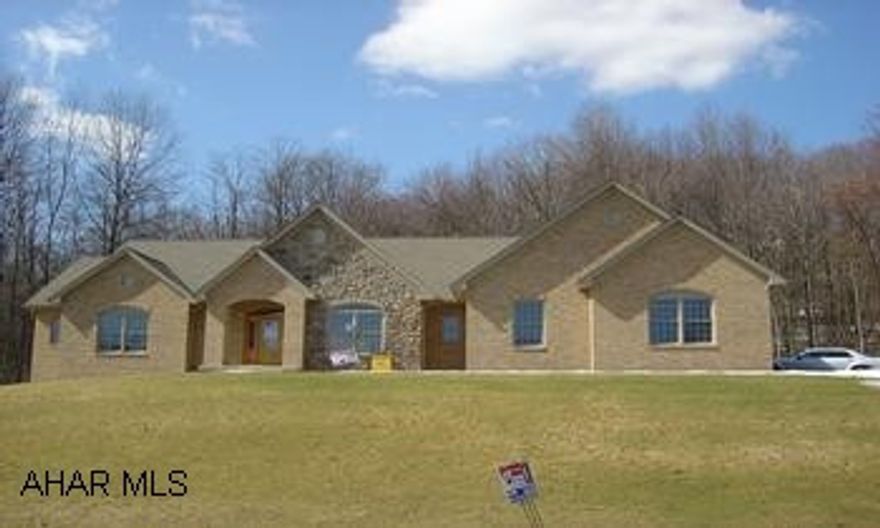 New Construction by Dan Himes- Ranch Home-4-Bedrooms,3.5 Baths -Great Room/ Gas fireplace, Formal Dining Room, Eat-in in Kitchen, Oak Trim / Doors.Tray Ceiling in Master Bedroom. New Construction by Dan Himes- Ranch Home-4-Bedrooms,3.5 Baths -Great Room/ Gas fireplace, Formal Dining Room, Eat-in in Kitchen, Oak Trim / Doors.Tray Ceiling in Master Bedroom.