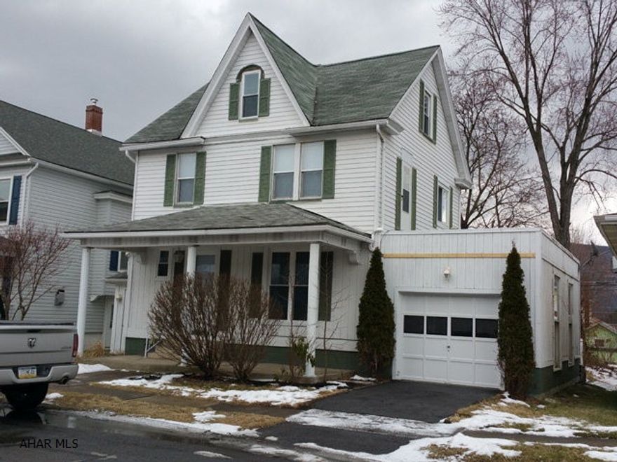 Remodeled 2 1/2 story, 3 bedroom home with 1 car attached garage.  Modern kitchen. 1 1/2 baths. 2nd floor laundry. All appliances.