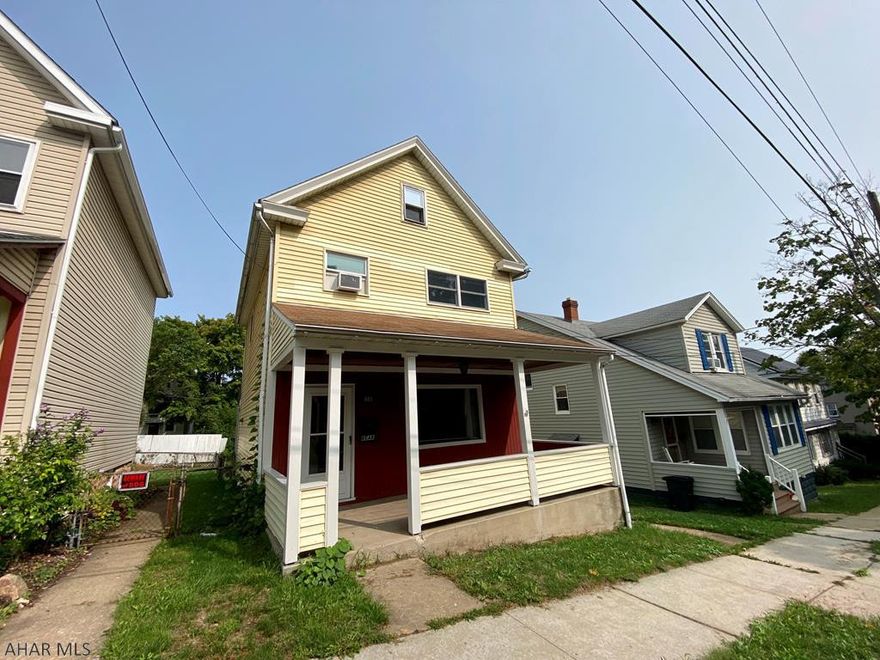 Located in the heart of the borough of Hollidaysburg this multi unit has unlimited options.