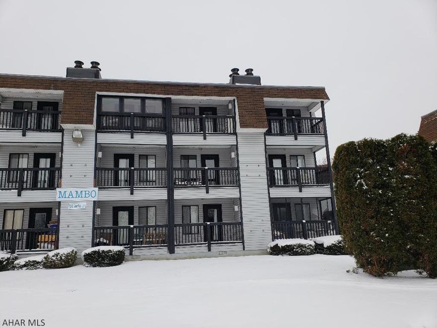 1st-floor fully-furnished 1-bedroom condo with fireplace.  Sleeps 6, sofa bed in Living Room and built-in bunkbeds in hallway.  Nice balcony off living room overlooks tennis courts and inground pool!  Electric system is breakers.  $172.00/mo HOA dues include:  hot tub, tennis court, outdoor pool, road maintenance and trash removal.  (Skiing & golf for a fee).  J-472