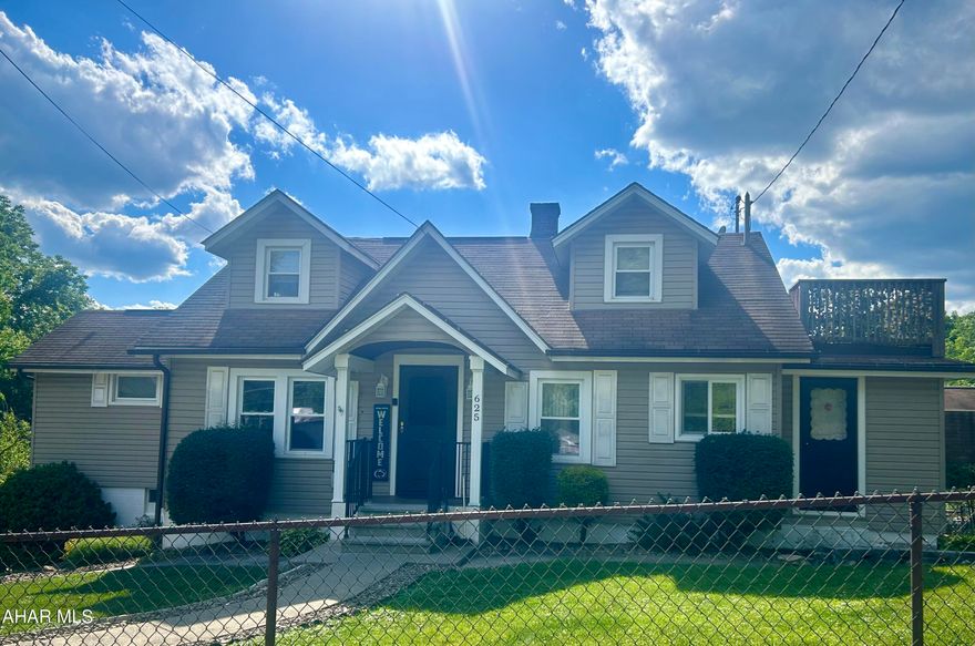 Breathtaking back yard! The outside sells itself. This 3 bedroom 2 full bath home is perfect for anyone that likes to entertain.