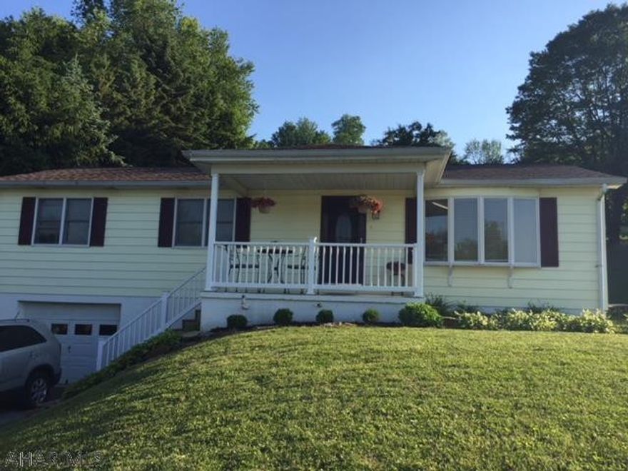 Well maintained rancher near Hastings park. New kitchen and most floor coverings. 4 Bedrooms with 1/2 bath off the master. Full unfinished basement with one car integral garage. Large lot with lots of room. Roof replaced two years ago. Great house for the $$. Should qualify for USDA financing.