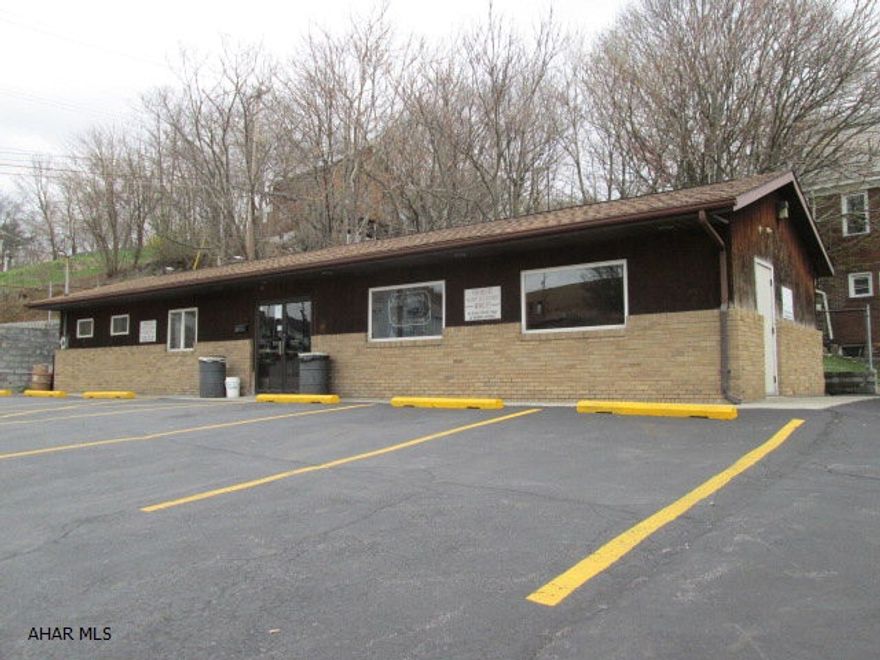 Price is for Land and Building only, does not include beer license or equipment.  Corner of 16th Street and 13th Avenue - Pal-Mino's.  Great location on edge of Downtown Business District and Residential Neighborhood.   Building is well laid out with no wasted space.  Much larger than it looks.  Parking for 9 cars.  Could also be converted to other retail or professional office.   Can also be sold with beer license and some equipment for $139,900.