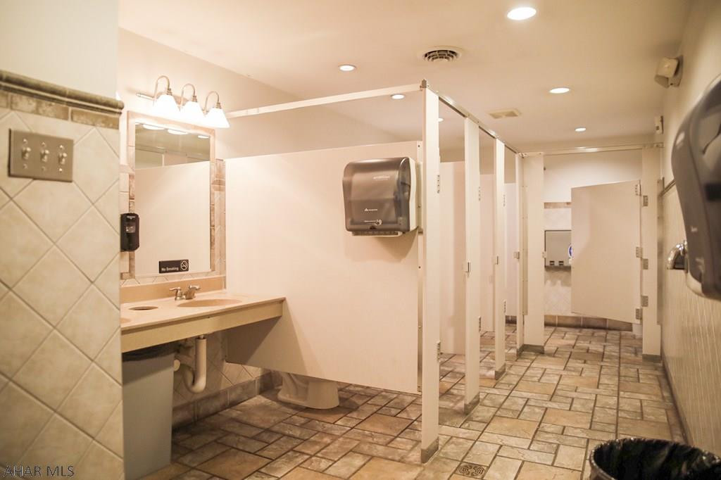 Unknown - Commercial Sale