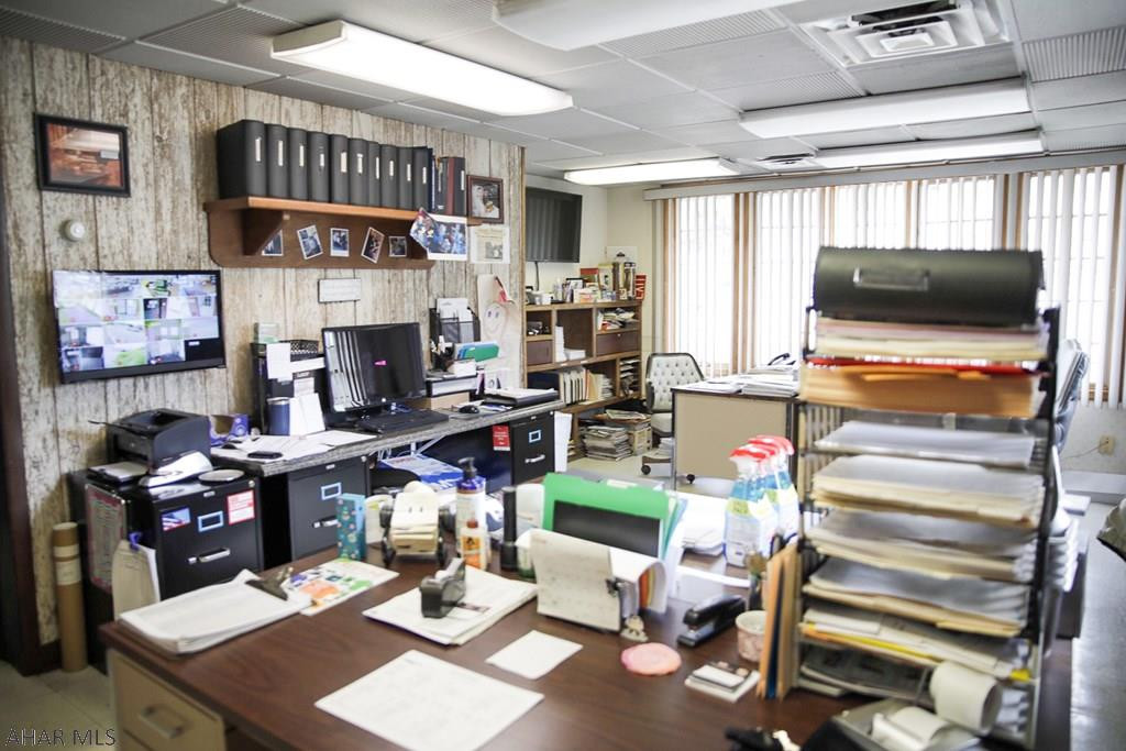 Unknown - Commercial Sale