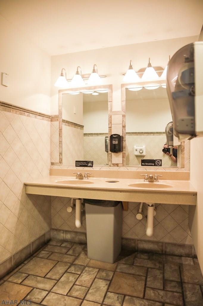 Unknown - Commercial Sale