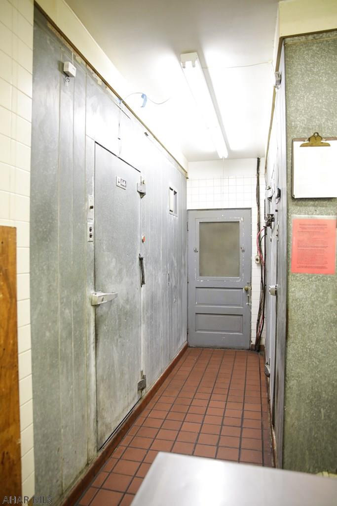 Unknown - Commercial Sale