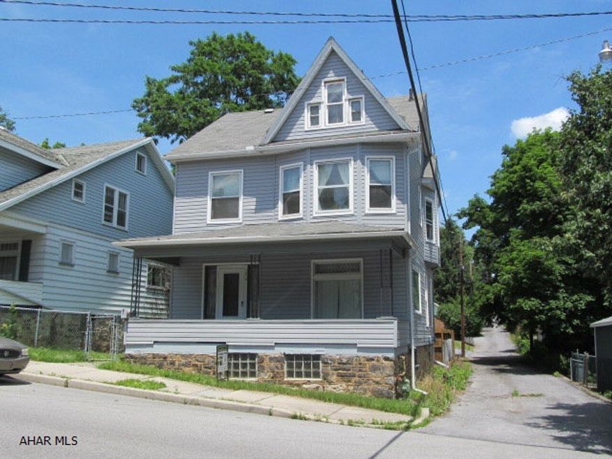 Many updates to this spacious 3 BR including newer kitchen, vinyl siding and new back porch. This home is ready to move in to and at a GREAT price!