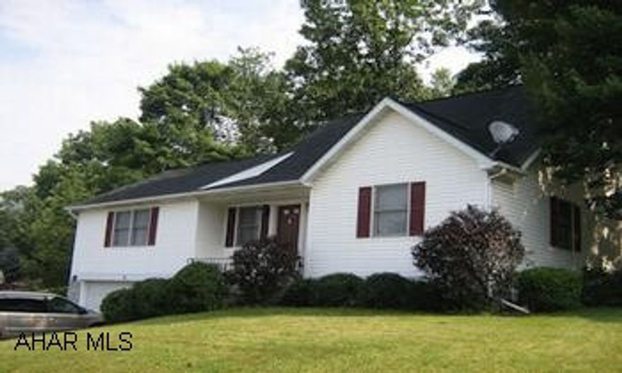 Extremely well maintained and tastefully decorated.  Updated kitchen.  New furnace and new garage door opener.  Finished basement has game room,family room with wet bar, and bath.  Home Warranty Included. Extremely well maintained and tastefully decorated.  Updated kitchen.  New furnace and new garage door opener.  Finished basement has game room, family room with wet bar, and bath.  Home Warranty Included.