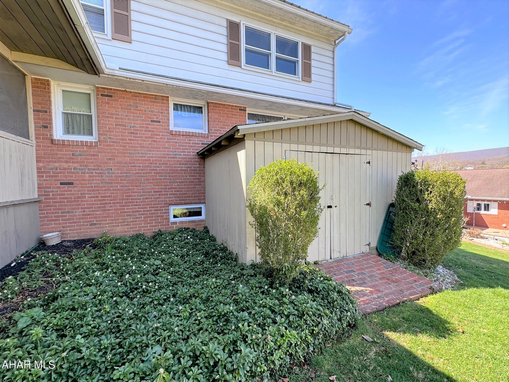 Meadowbrook Terrace - Residential