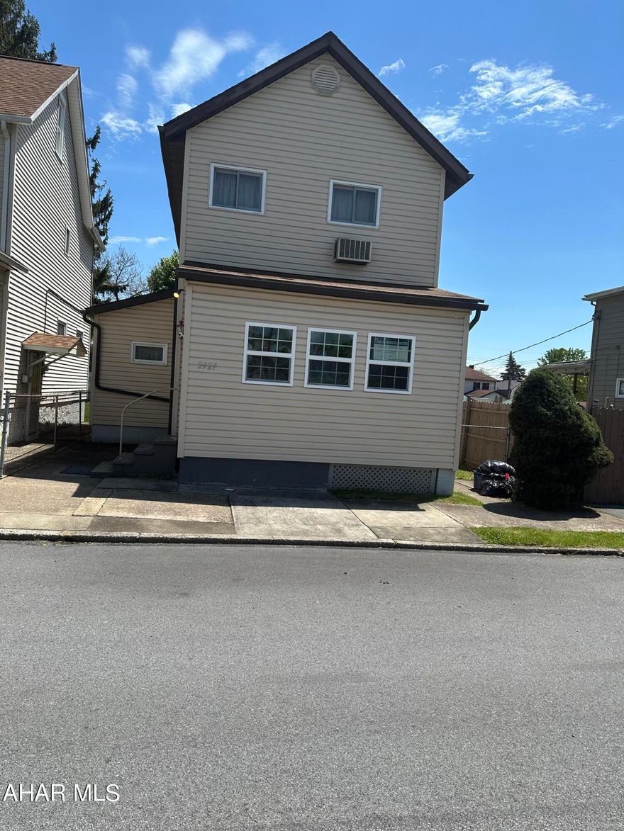 Move right into this 3 bedroom home. 2 full baths, 2-1/2 baths Fenced in yard. Enclosed patio.  Attic storage. Off street parking.