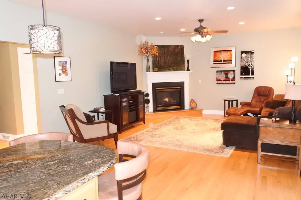 Las Villas - Residential