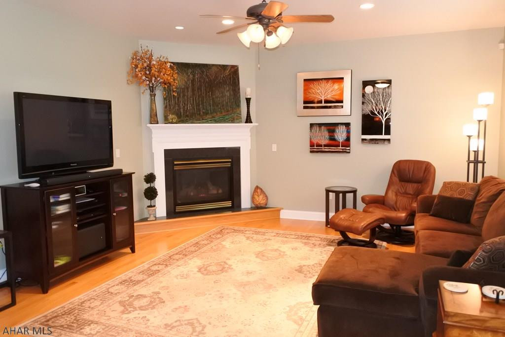 Las Villas - Residential