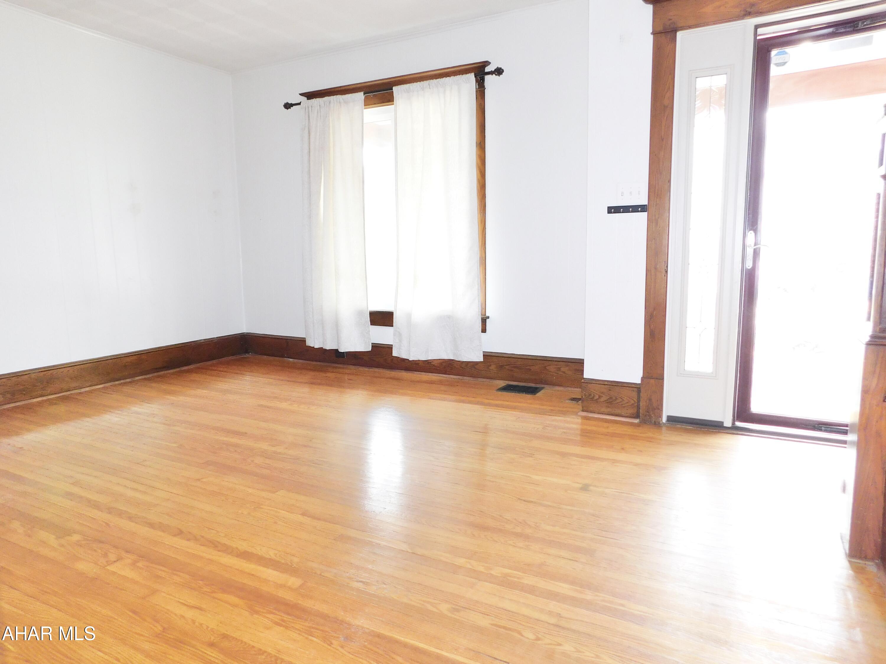 Juniata - Residential