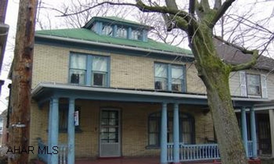 Spacious 4 Bedroom Brick