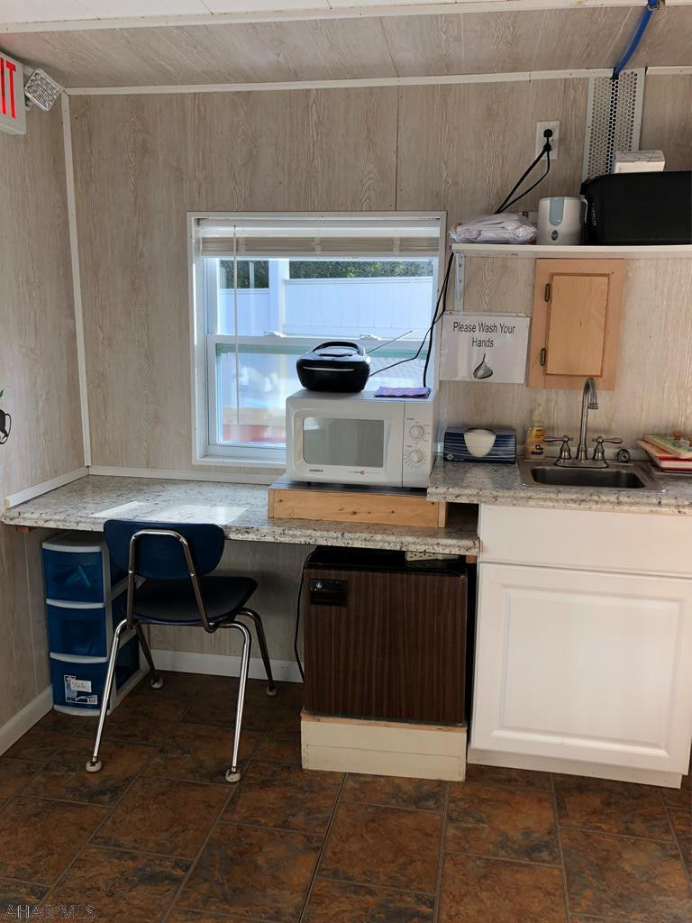 Unknown - Commercial Sale