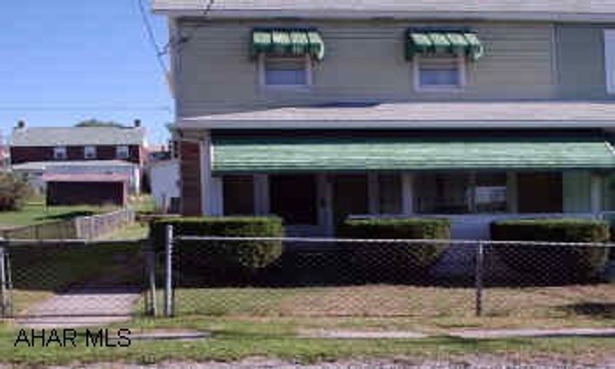 TWO STORY WELL MAINTAINED HOME 2 BEDROOM PLUS BONUS ROOM COZY WELL MAINTAINED HOME, FENCED BACKYARD, NICE LOCATION. GREAT STARTER HOME!