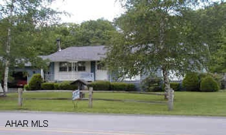 Nice ranch home with 2 car garage, Hoover Lane. 3 Bedroom ranch home, 1.5 baths, 2 car garage.  Above ground pool. Gas Hot water baseboard heat.  Snyder Township  City water, sewer and well.